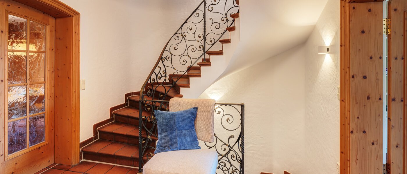 Половина двухквартирного жилого дома Rottach-Egern 03 коридор 14616