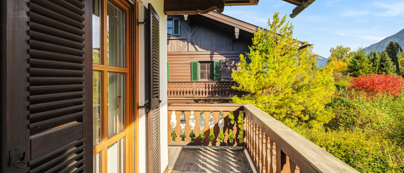 Половина двухквартирного жилого дома Rottach-Egern 06 балкон 14616