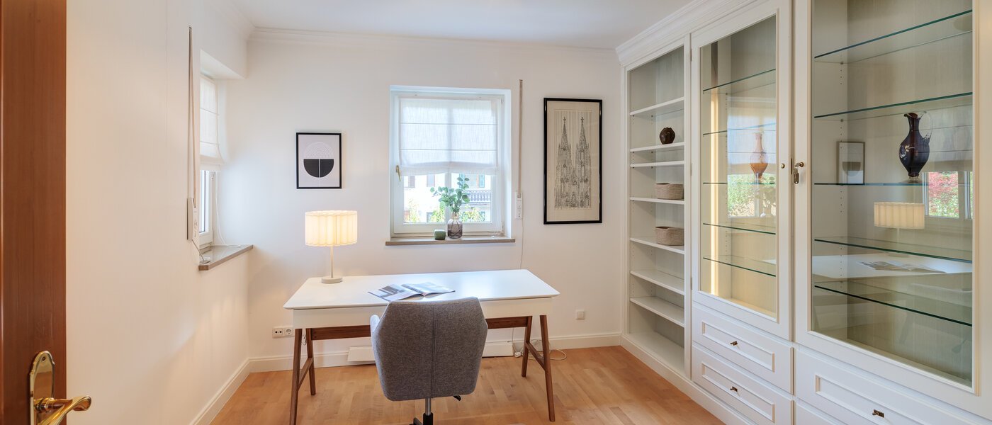 Половина двухквартирного жилого дома Rottach-Egern 01 рабочий кабинет 14616