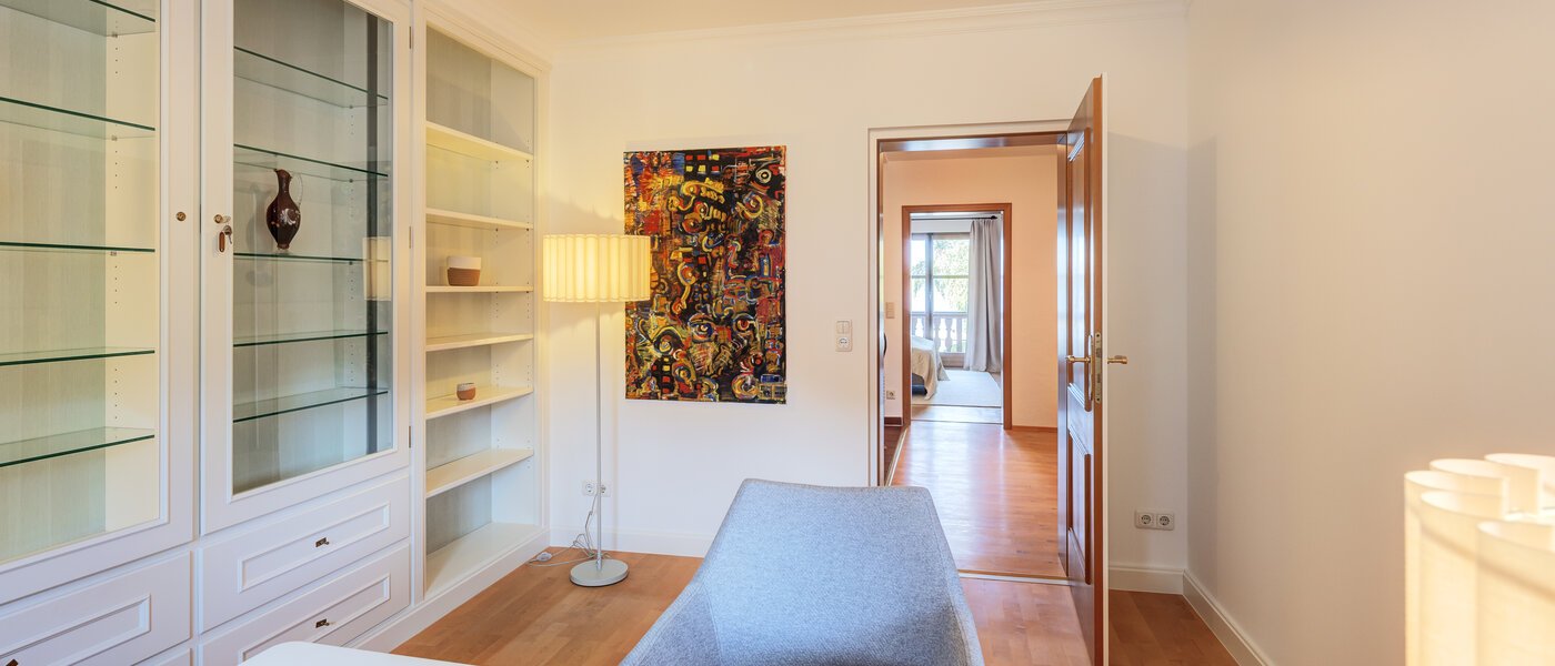 Половина двухквартирного жилого дома Rottach-Egern 02 рабочий кабинет 14616