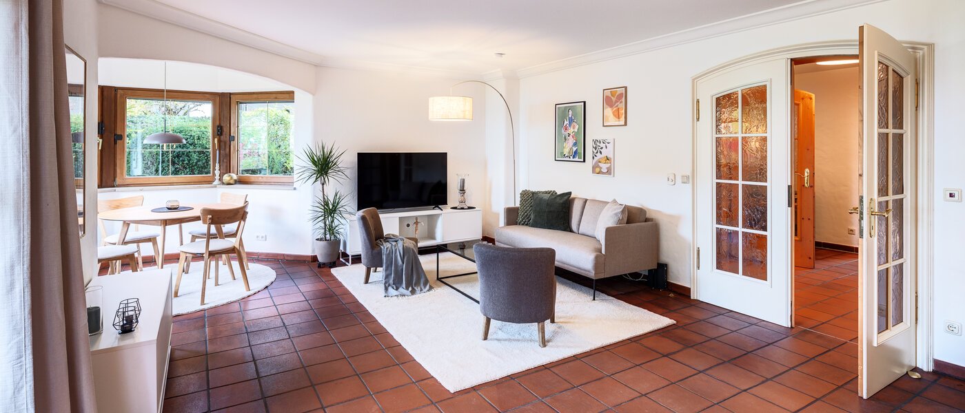 Половина двухквартирного жилого дома Rottach-Egern 01 гостиная 14616