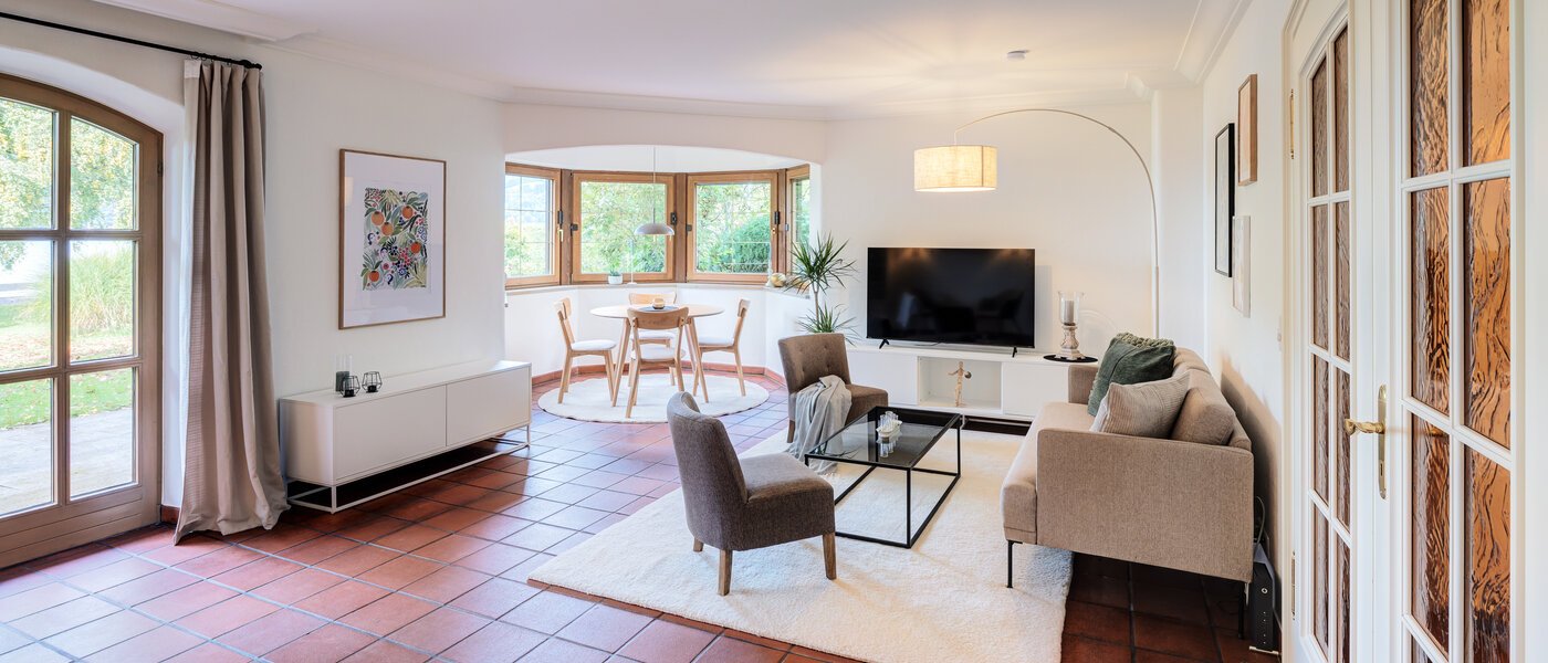 Половина двухквартирного жилого дома Rottach-Egern 02 гостиная 14616