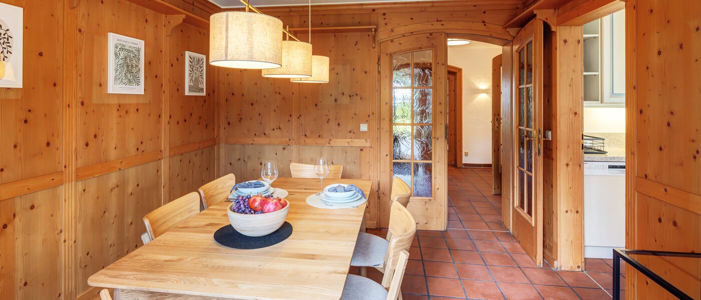 Половина двухквартирного жилого дома Rottach-Egern 04 обеденный зал 14616