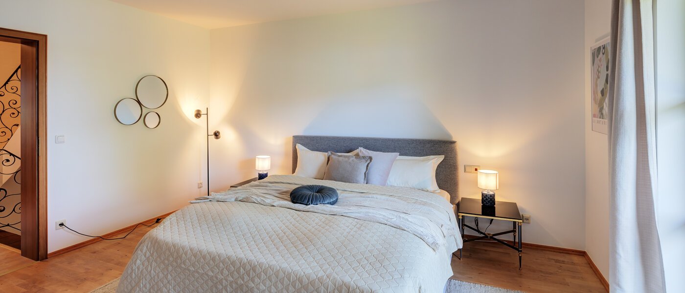 Половина двухквартирного жилого дома Rottach-Egern 02 1-я спальная комната 14616