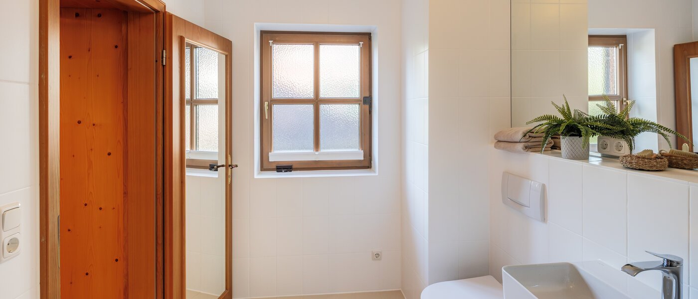 Половина двухквартирного жилого дома Rottach-Egern 04 1-я ванная комната 14616