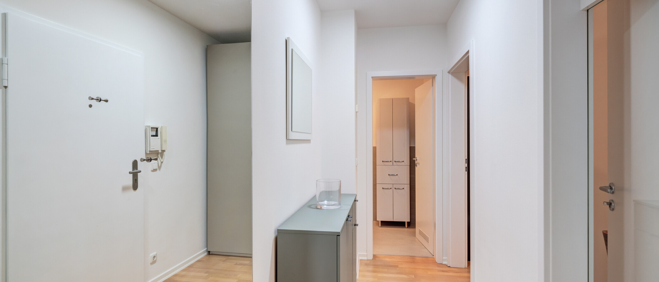 квартира с садом München Denning 04 коридор 14634