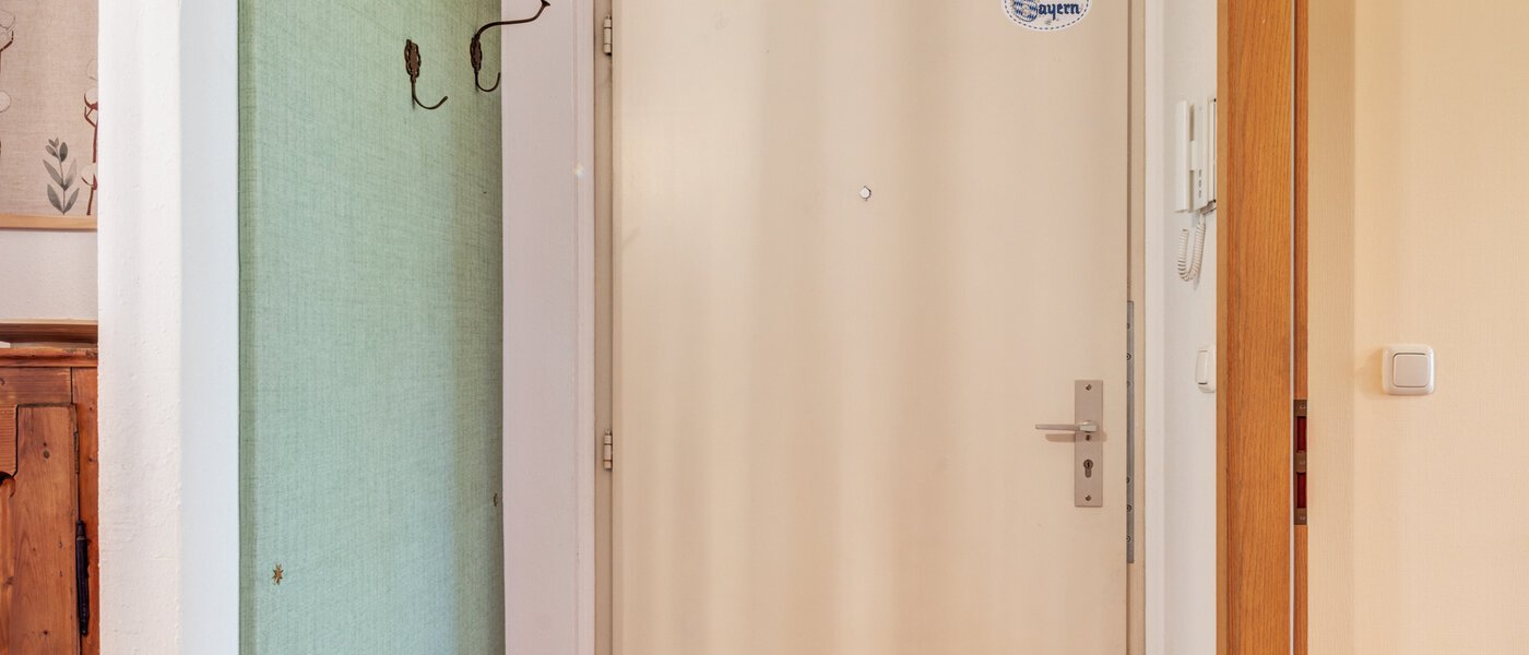 квартира München Bogenhausen 01 коридор 14639