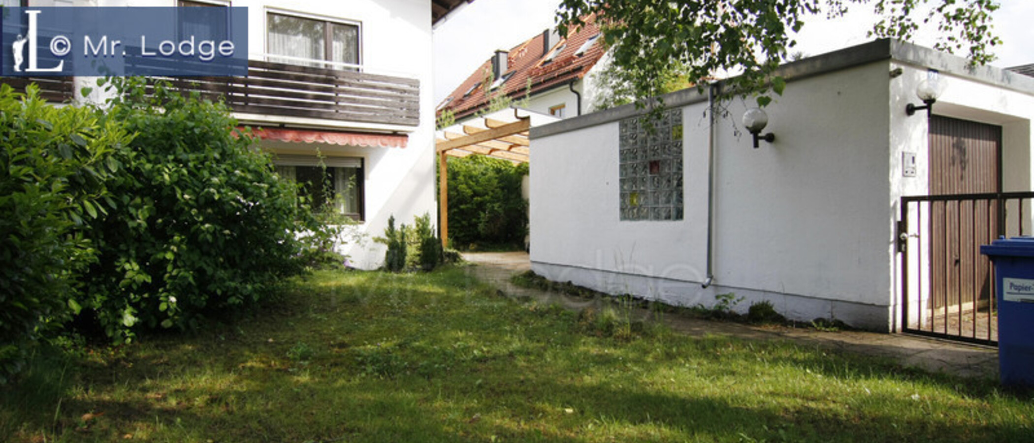 Половина двухквартирного жилого дома München Trudering 03 сад 1464