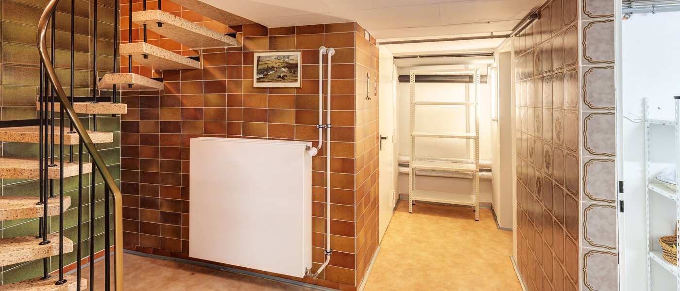 Половина двухквартирного жилого дома München Lochhausen 10 коридор 14662