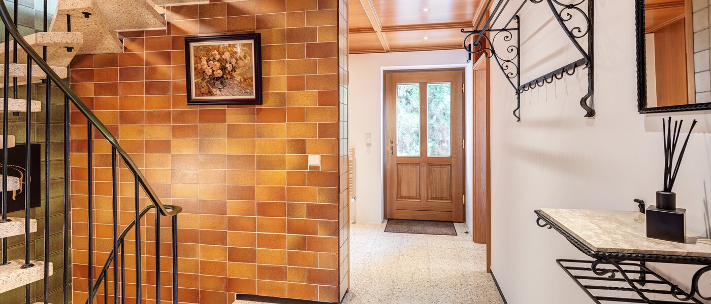 Половина двухквартирного жилого дома München Lochhausen 07 коридор 14662