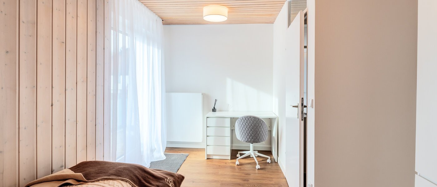 Половина двухквартирного жилого дома München Lochhausen 02 3-я спальная комната 14662