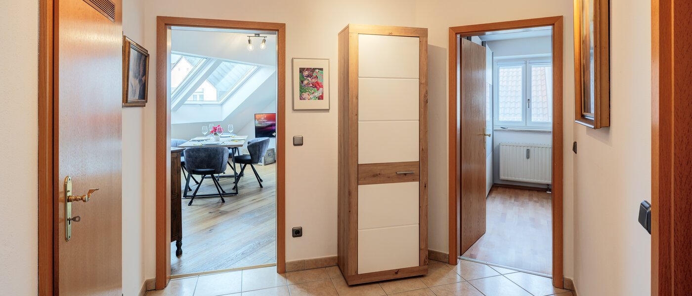 мансардная квартира München Neufahrn b. Freising 02 коридор 14673