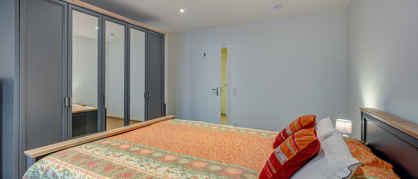 квартира München Bogenhausen 03 спальная комната 14675