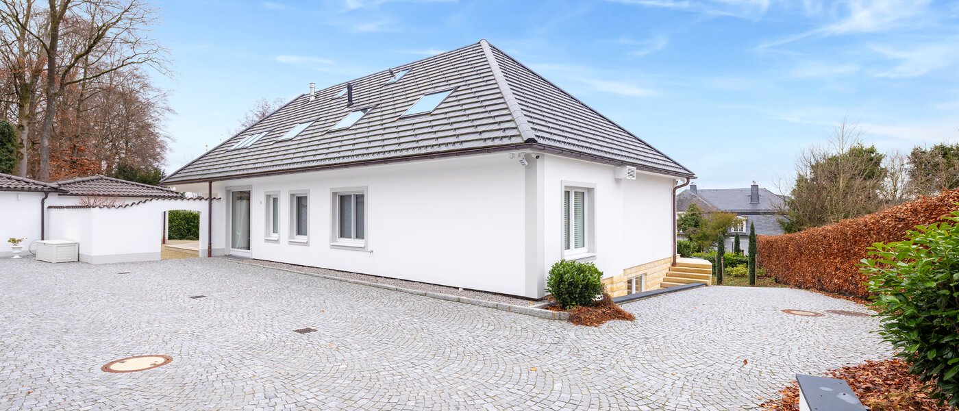 вилла Starnberg 02 внутренний двор  14680