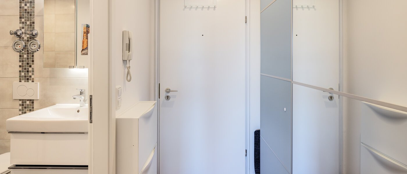 квартира München Schwabing-West 01 коридор 14686