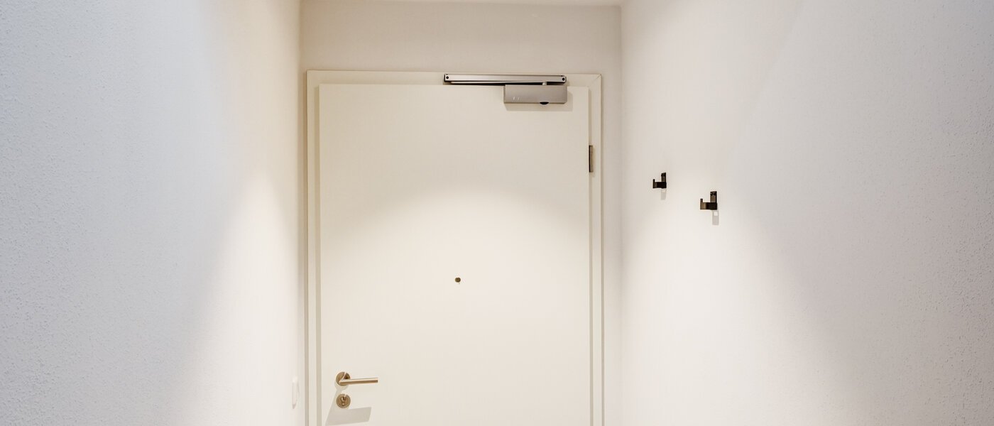 мансардная квартира München Allach 01 коридор 14692