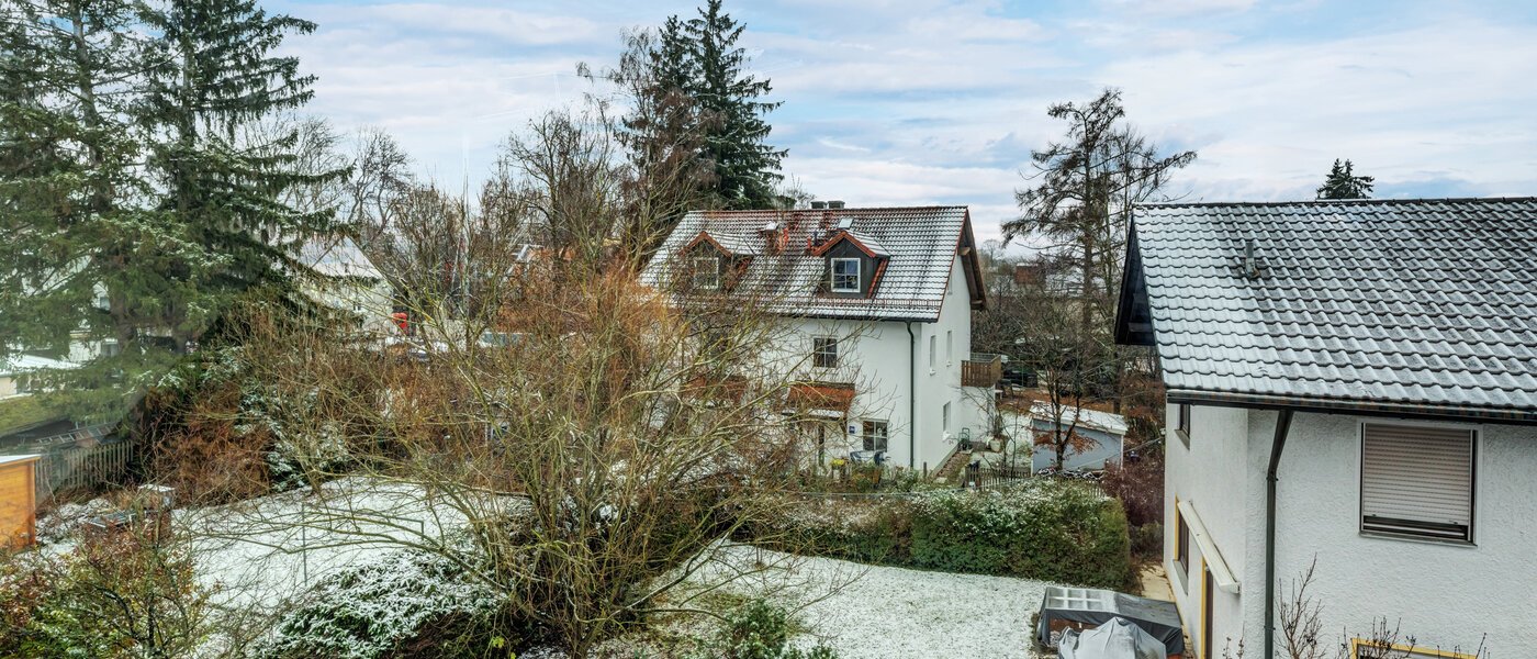 мансардная квартира München Allach 01 вид из окна 14692