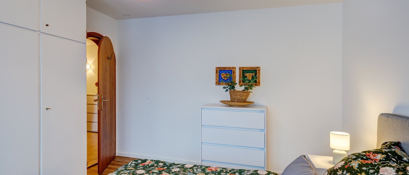 мансардная квартира München Nymphenburg 04 спальная комната 14694