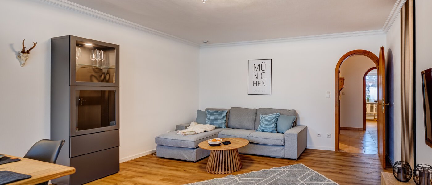мансардная квартира München Nymphenburg 03 гостиная 14694