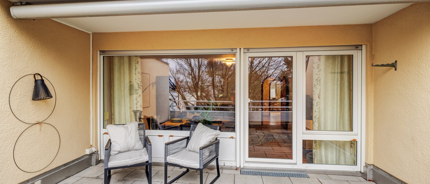 мансардная квартира München Nymphenburg 01 1-я терраса с крышей 14694