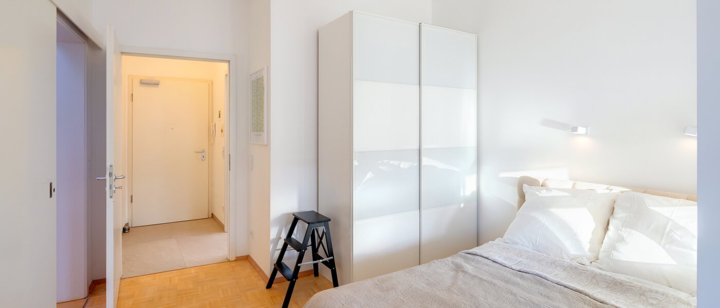 мансардная квартира München Neuhausen 02 зона для сна 14695