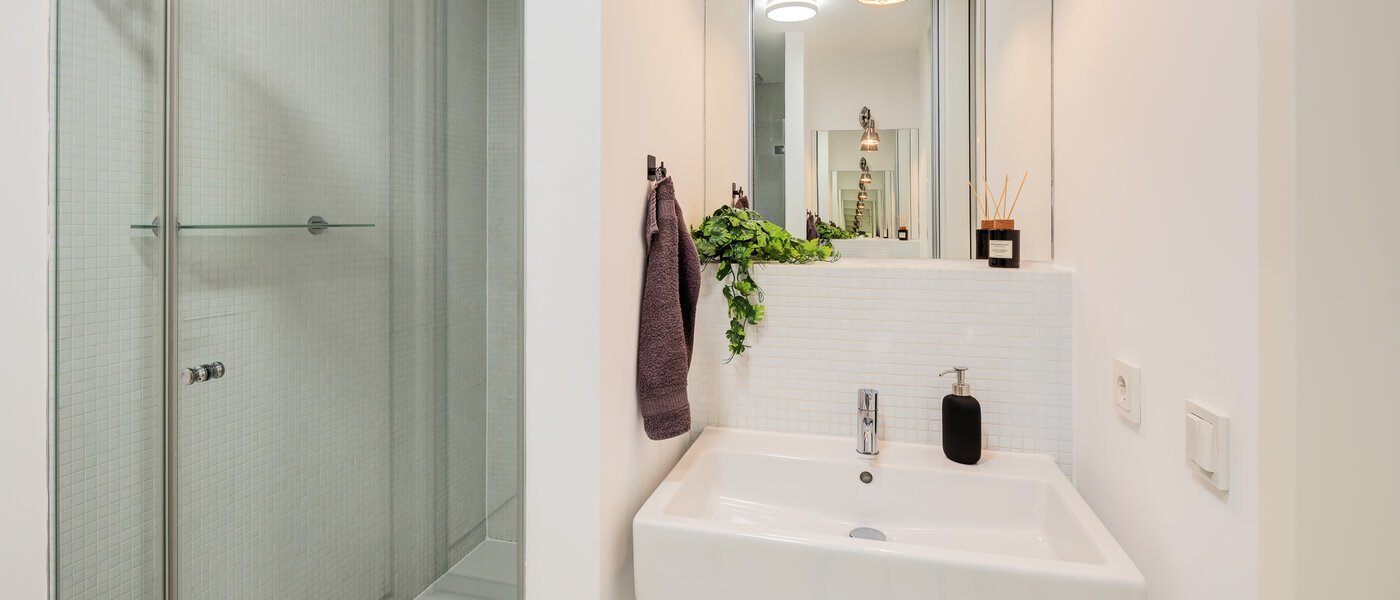 мансардная квартира München Neuhausen 01 ванная комната 14699