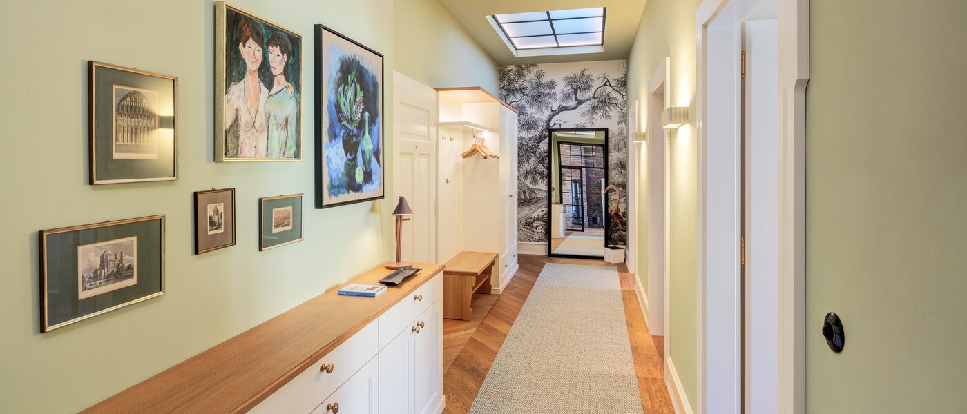 мансардная квартира München Neuhausen 01 коридор 14709