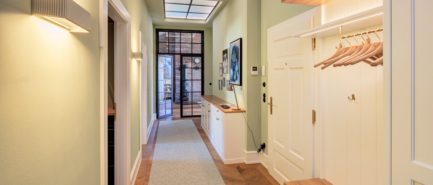 мансардная квартира München Neuhausen 02 коридор 14709