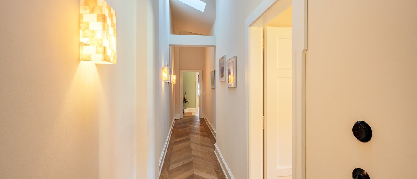 мансардная квартира München Neuhausen 07 коридор 14709