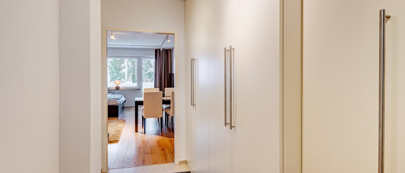 квартира München Schwabing (links der Leopoldstraße) 01 коридор 14718