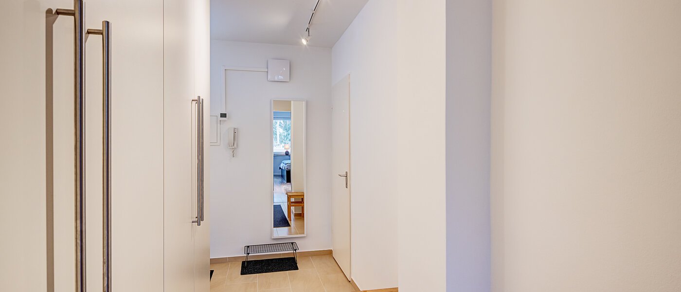 квартира München Schwabing (links der Leopoldstraße) 02 коридор 14718