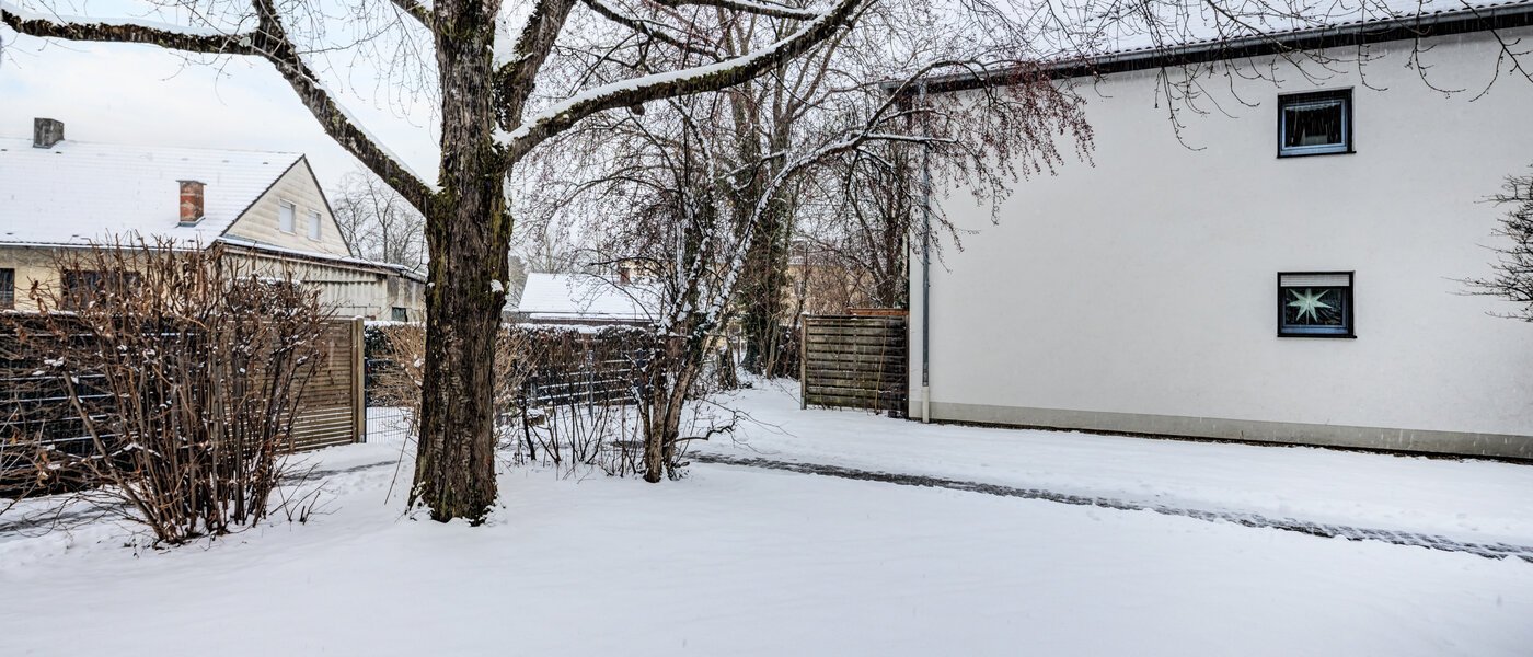 двухэтажная квартира München Trudering 01 сад 14719