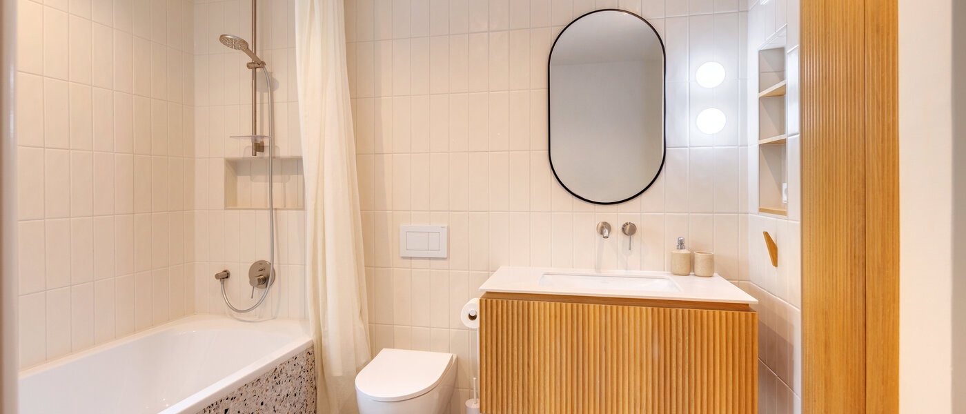 Половина двухквартирного жилого дома München Pasing 01 2-я ванная комната 14721