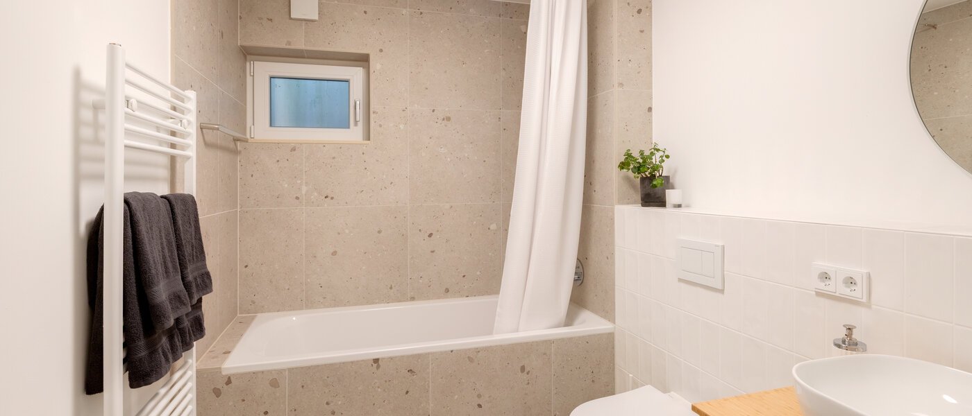 Половина двухквартирного жилого дома München Pasing 01 3-я ванная комната 14721