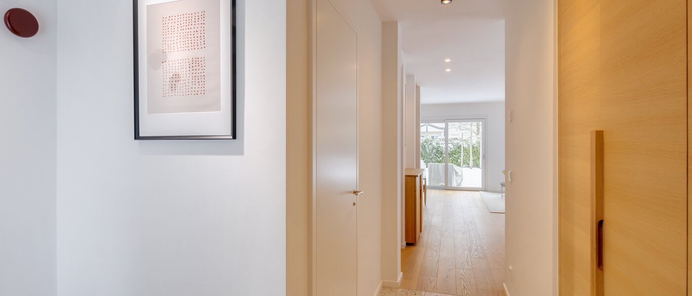 Половина двухквартирного жилого дома München Pasing 03 коридор 14721