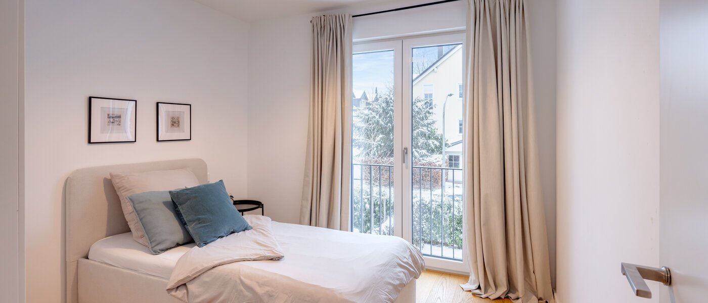 Половина двухквартирного жилого дома München Pasing 01 3-я спальная комната 14721