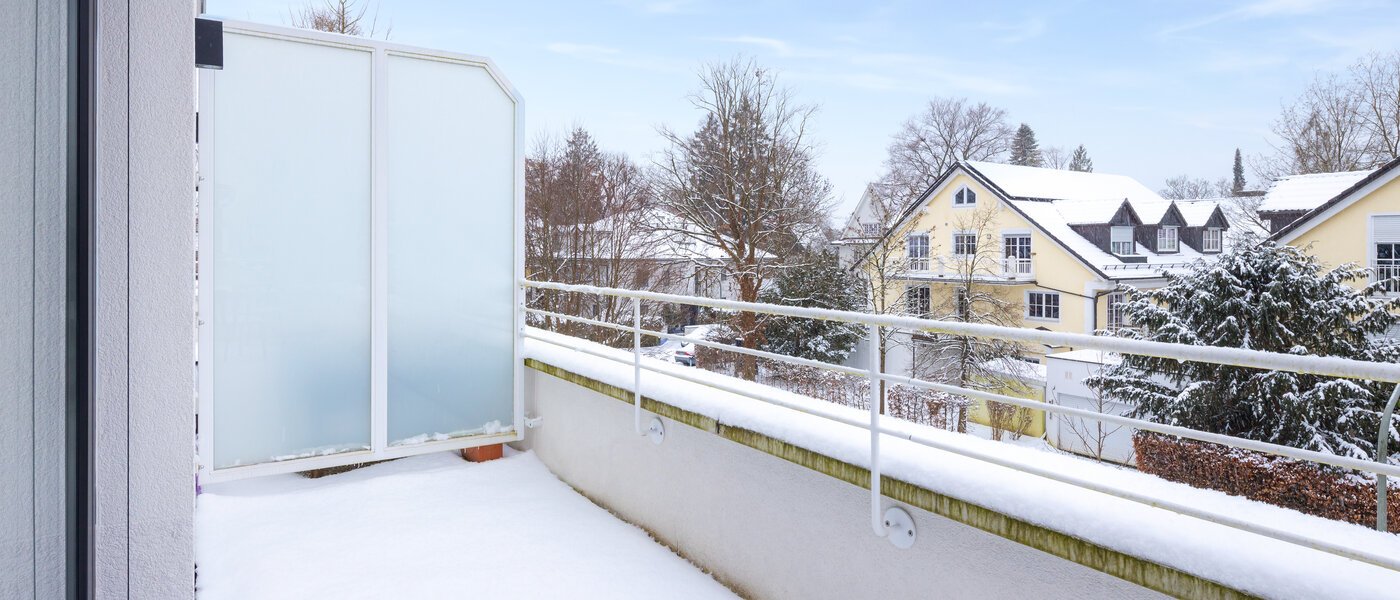 Половина двухквартирного жилого дома München Pasing 02 терраса с крышей 14721