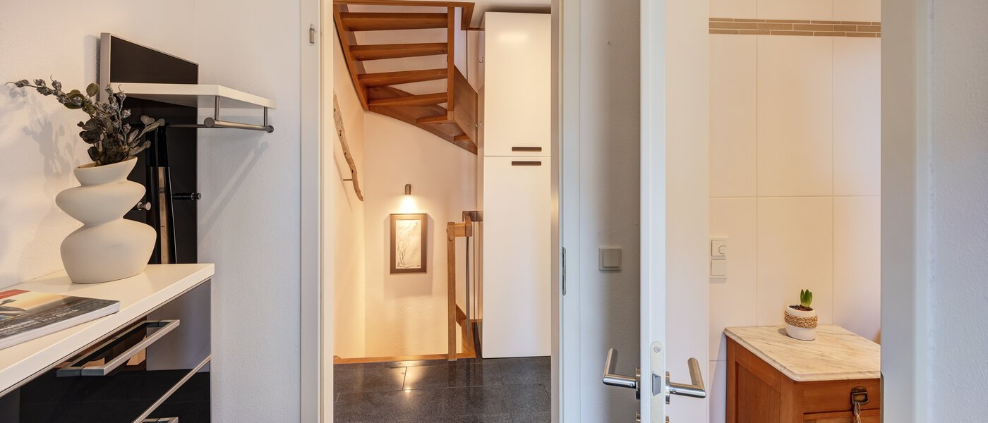 таунхаус München Untermenzing 02 коридор 14723