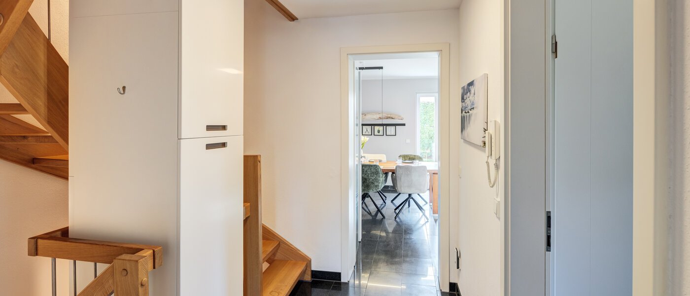 таунхаус München Untermenzing 04 коридор 14723