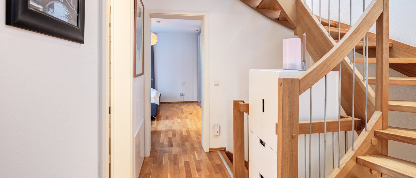 таунхаус München Untermenzing 05 коридор 14723