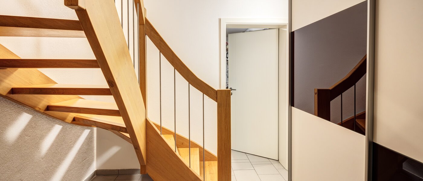 таунхаус München Untermenzing 09 коридор 14723