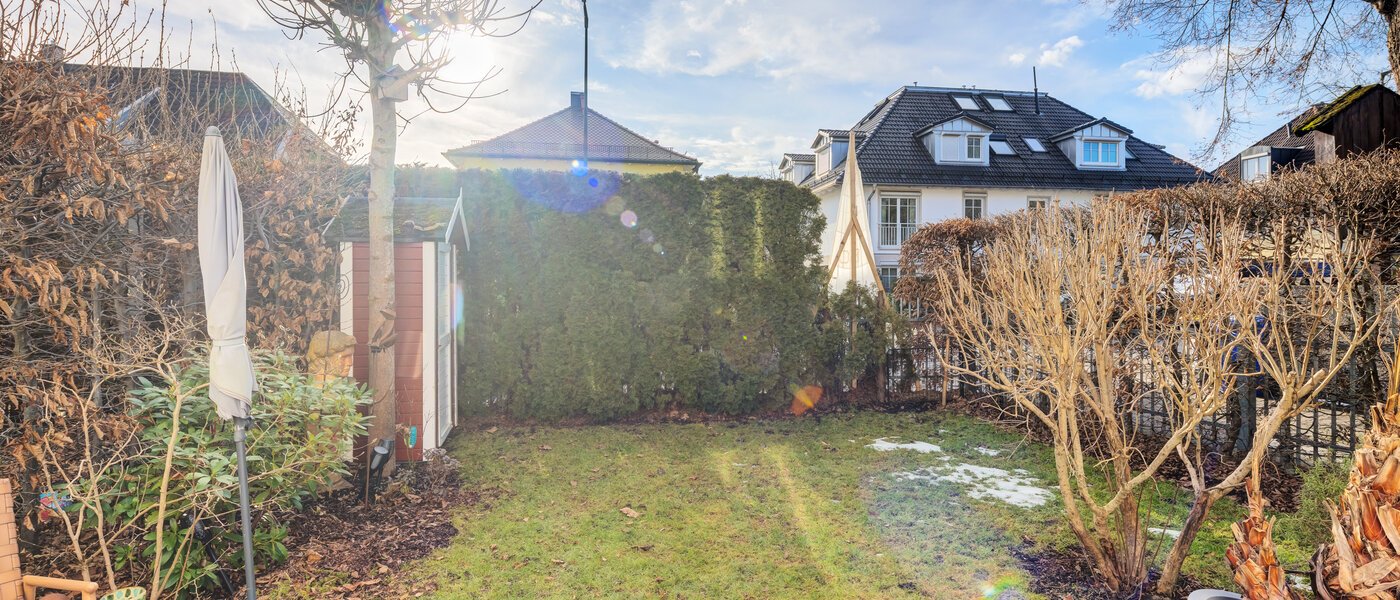 таунхаус München Untermenzing 02 сад 14723