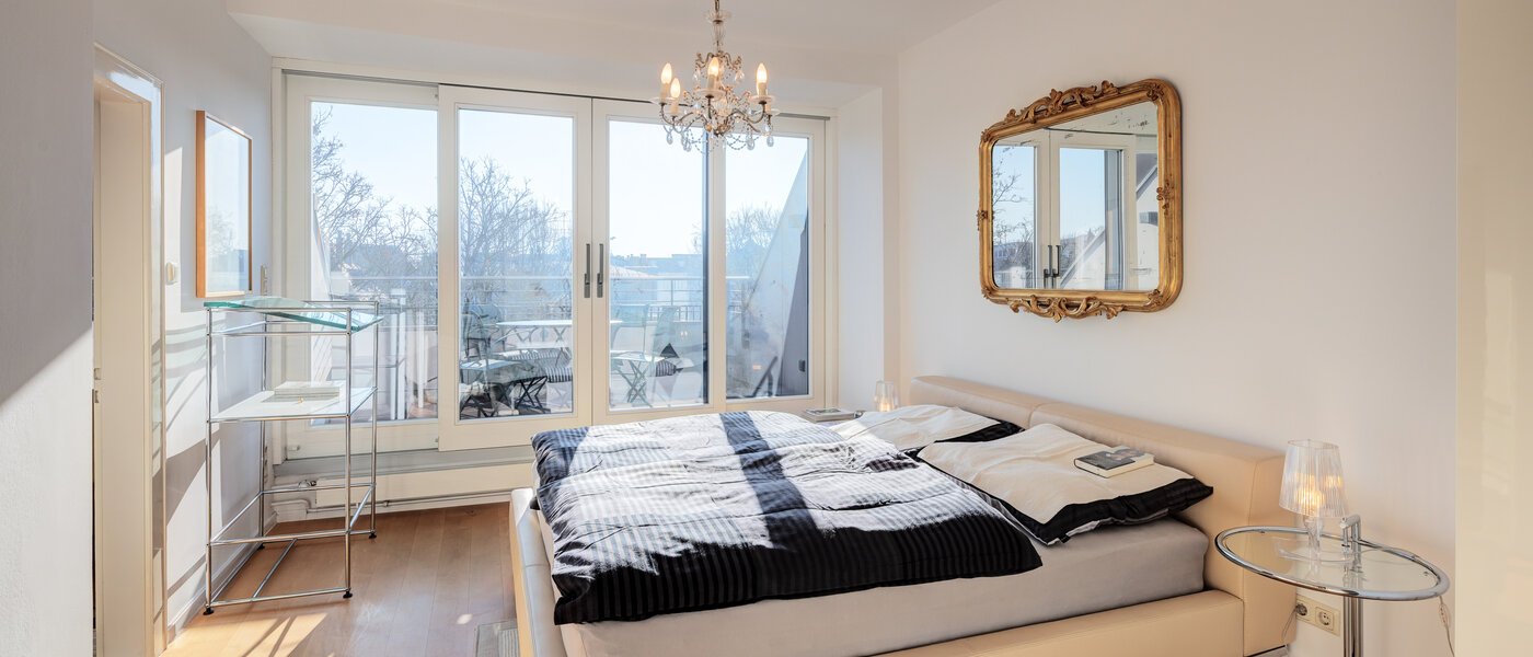 мансардная квартира München Schwabing-West 01 спальная комната 14731