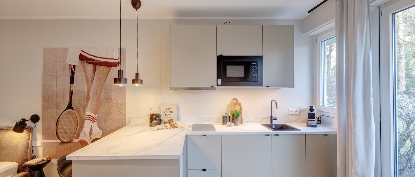 квартира München Schwabing - Alte Heide 01 кухня 14736