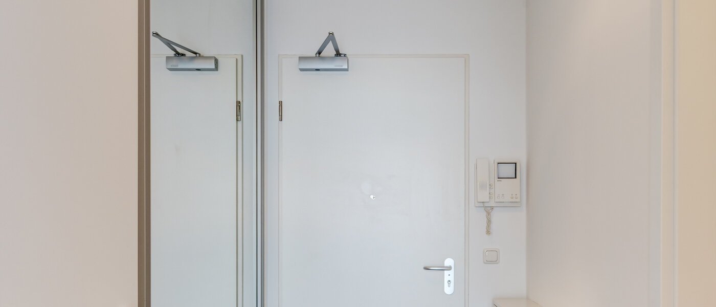 квартира München Schwabing-West 01 коридор 14740