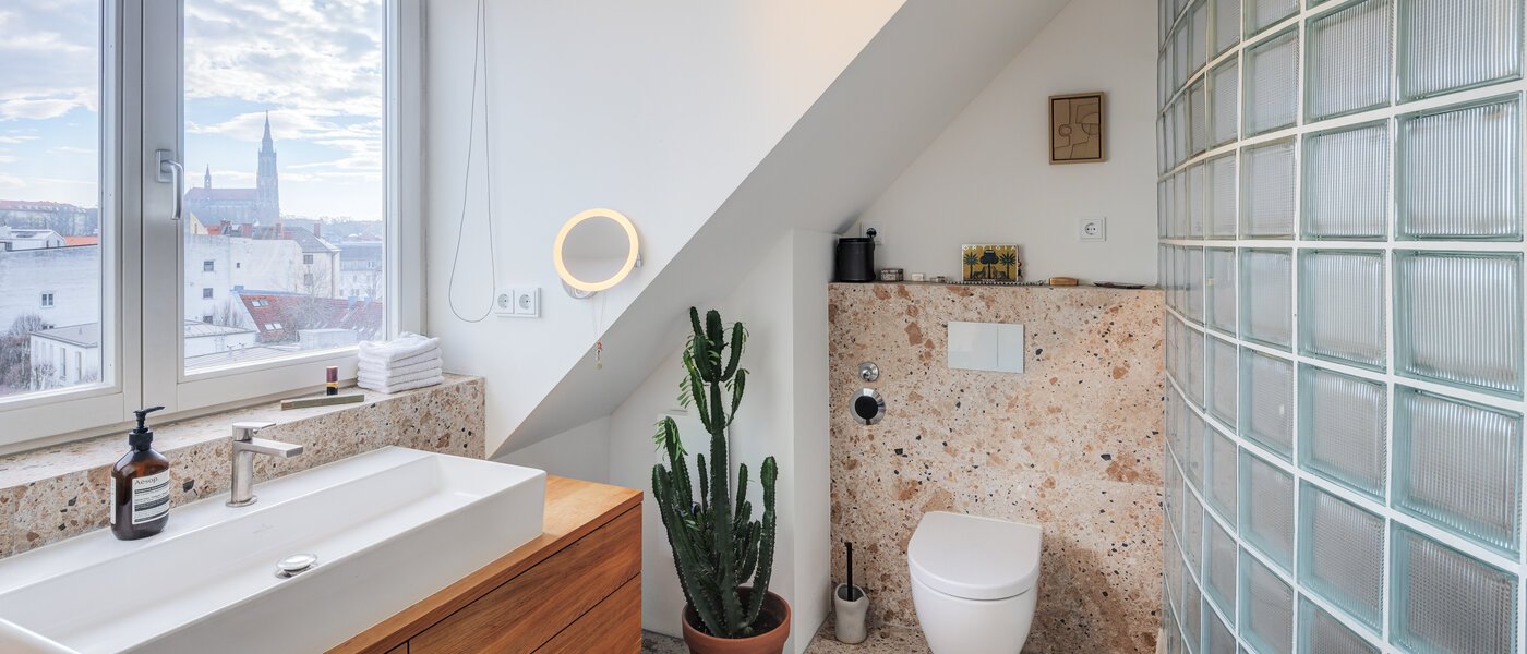 мансардная квартира München Haidhausen 03 ванная комната 14748