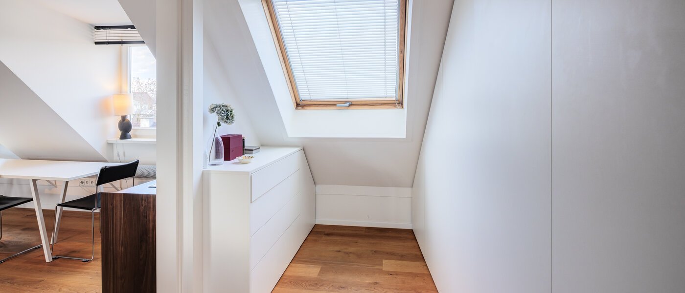 мансардная квартира München Haidhausen 03 спальная комната 14748