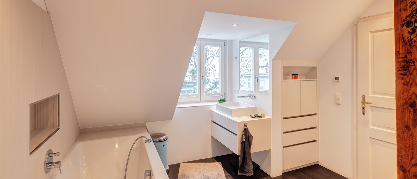 двухэтажная квартира München Schwabing-West 01 ванная комната 14766