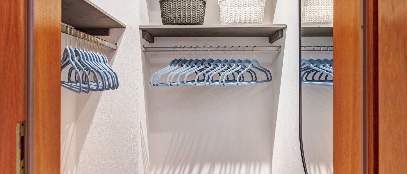 квартира с садом München Altperlach 01 Гардеробная 14773