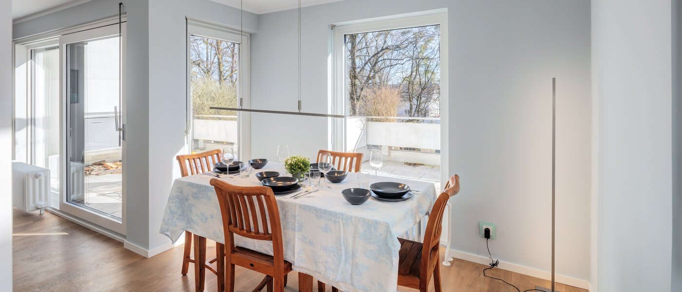 мансардная квартира München Nymphenburg 01 обеденная зона 14775